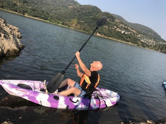 Καθίστε στο κορυφαίο αλιευτικό κανό Κάιακ με 60 κιλά / 132 λίβρες χωρητικότητα φορτίου και προηγμένη τεχνολογία